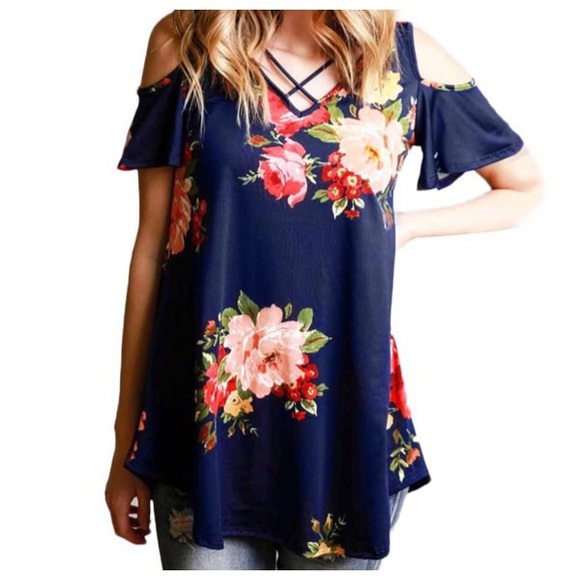 Tops - 🌺 Navy Flutter Sleeve Tunic Top 🌺
